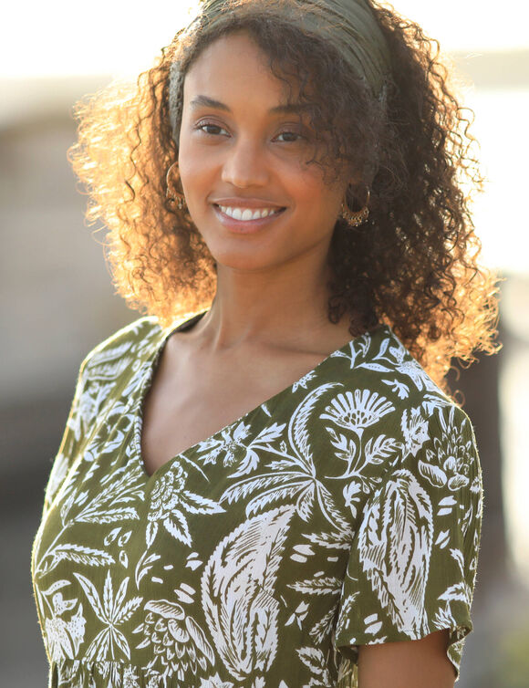 Robe longue imprimée col V, crépon (kaki / blanc) Robe longue imprimée col V, crépon (kaki / blanc)